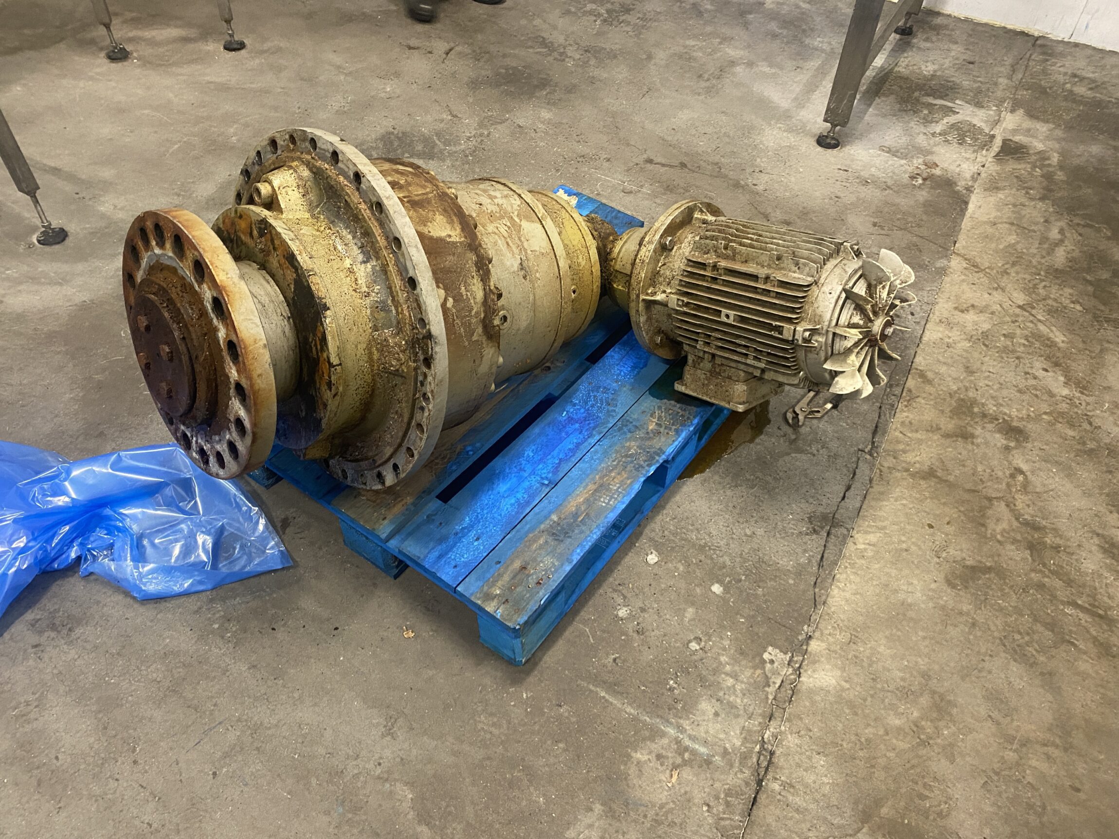 Don’t Let Your Gearbox Grind to a Halt: The Crucial Role of Gearbox Oil Replacement in Spiral Freezers